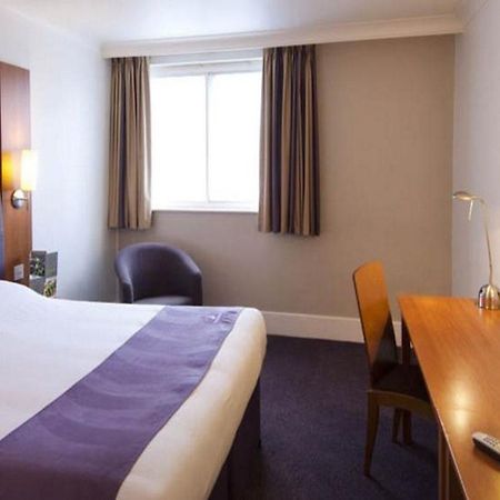 Premier Inn Colchester Exterior photo